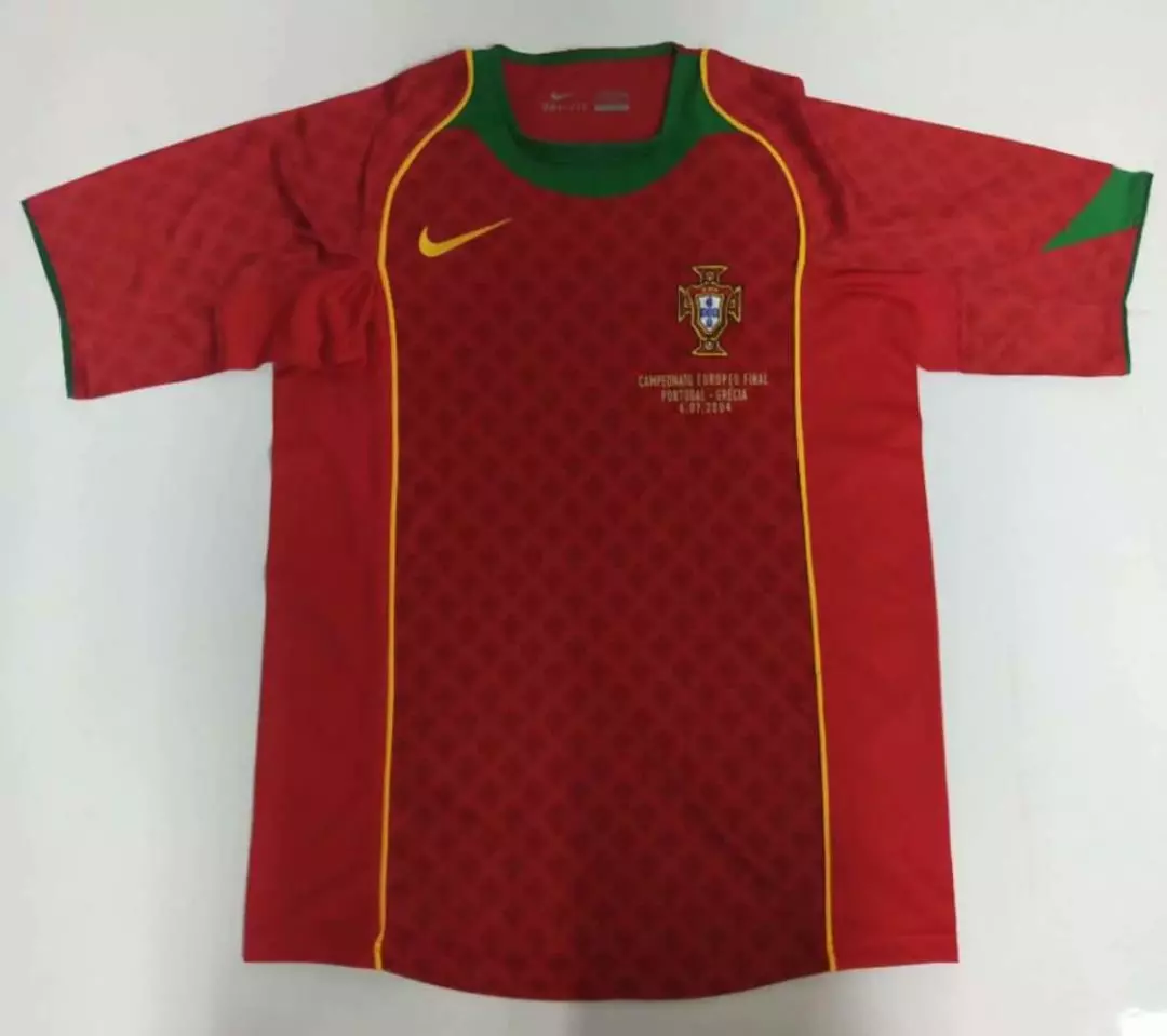 CAMISETA RETRO PORTUGAL LOCAL 2004